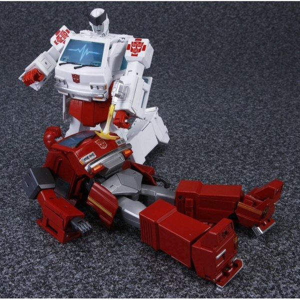 Masterpieces, MP-27 Ironhide & MP-30 Ratchet Images and Pre-orders
